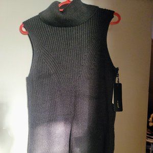 SEARS---GRAY SHORT SLEEVE SWEATER